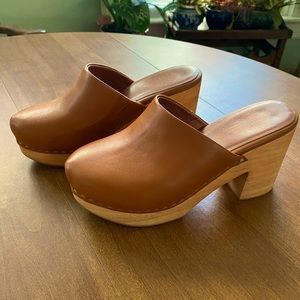 Charlotte Stone Marlo Clog size 8